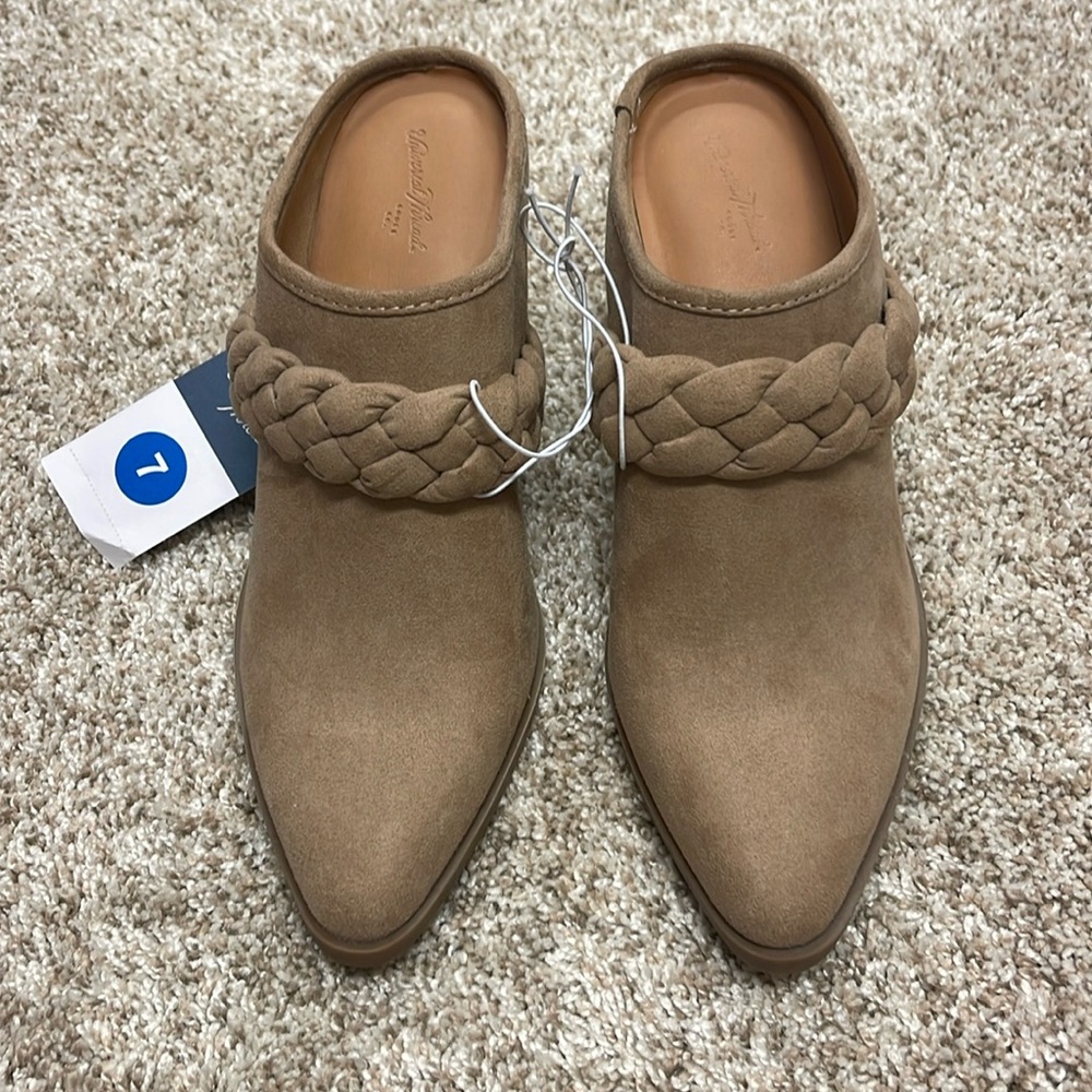 Size 7 Memory Foam Shoes